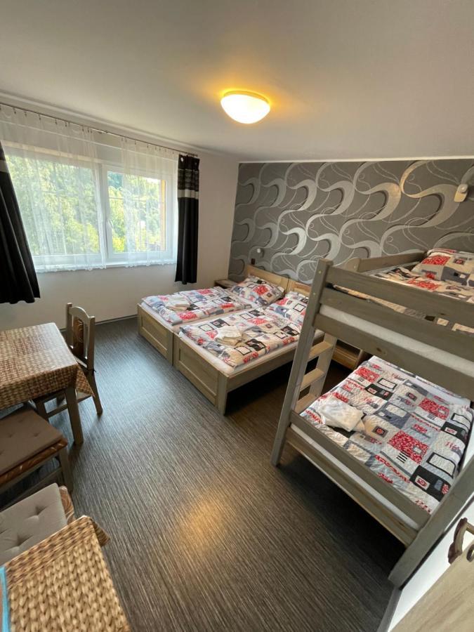 Maxovo Království Apartamento Rovensko pod Troskami Exterior foto