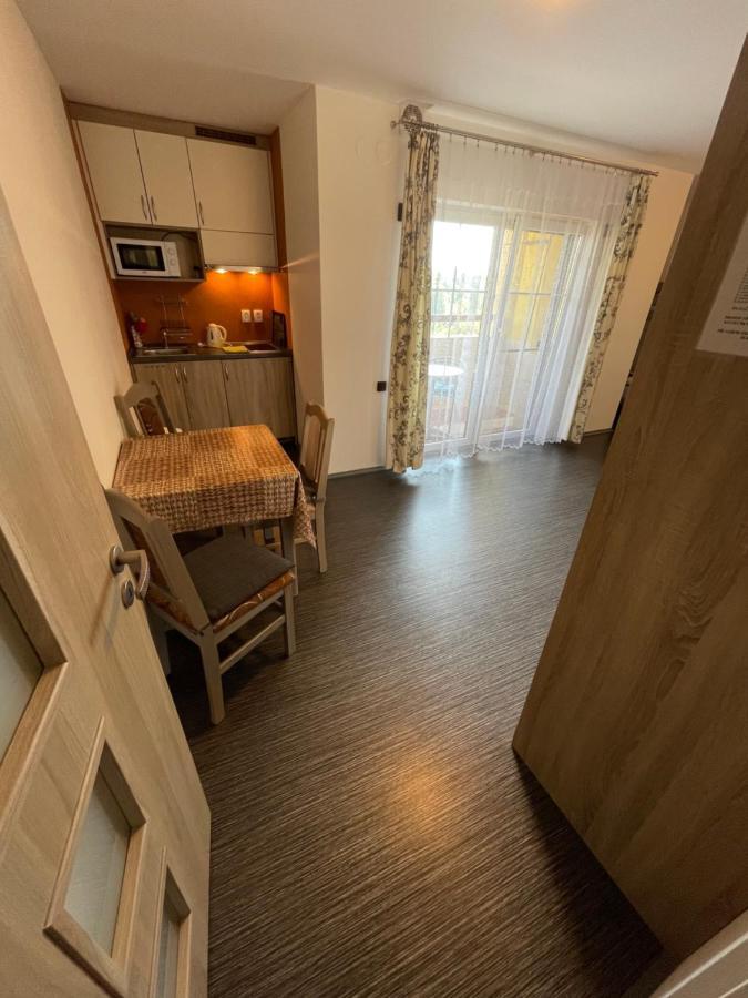 Maxovo Království Apartamento Rovensko pod Troskami Exterior foto