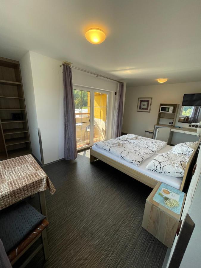 Maxovo Království Apartamento Rovensko pod Troskami Exterior foto
