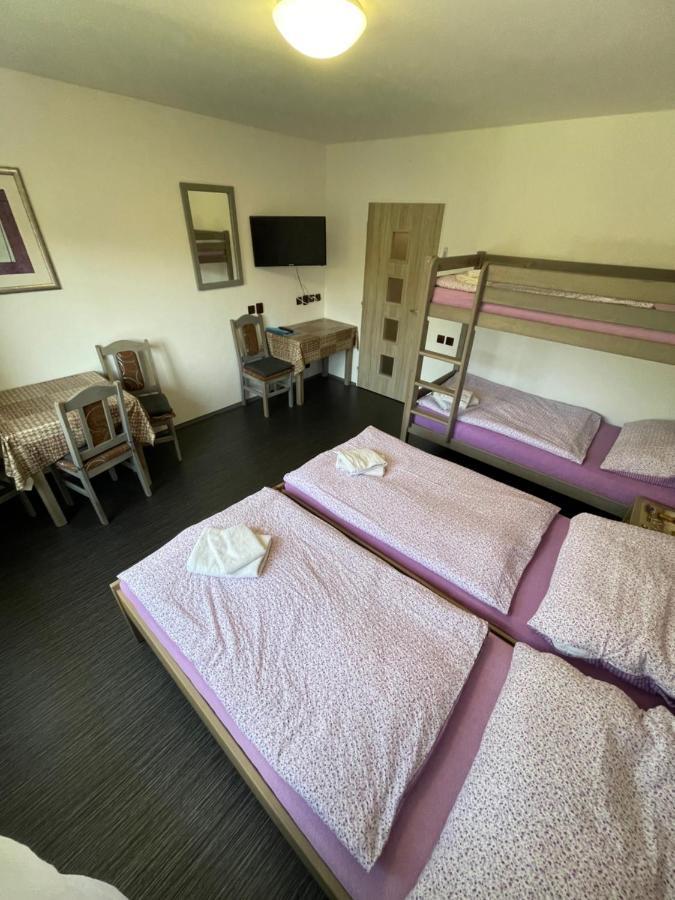 Maxovo Království Apartamento Rovensko pod Troskami Exterior foto