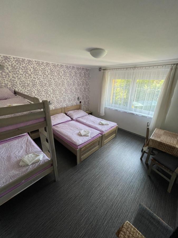 Maxovo Království Apartamento Rovensko pod Troskami Exterior foto