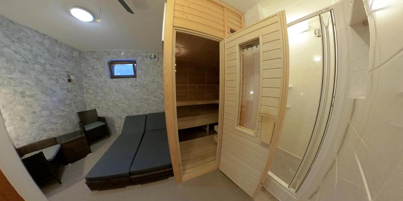 Maxovo Království Apartamento Rovensko pod Troskami Exterior foto
