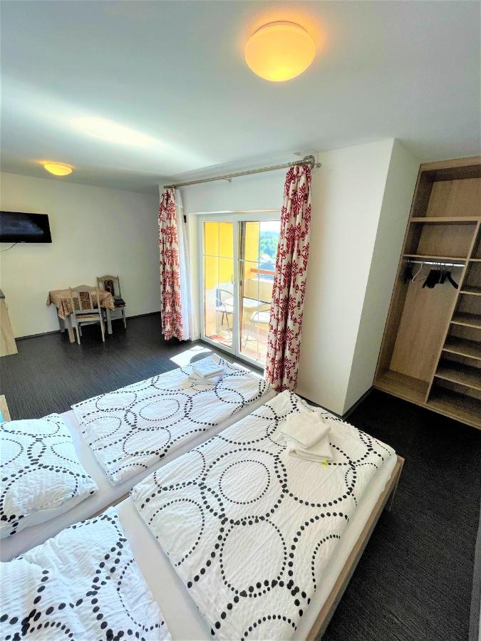 Maxovo Království Apartamento Rovensko pod Troskami Exterior foto