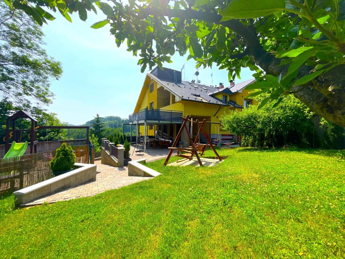 Maxovo Království Apartamento Rovensko pod Troskami Exterior foto