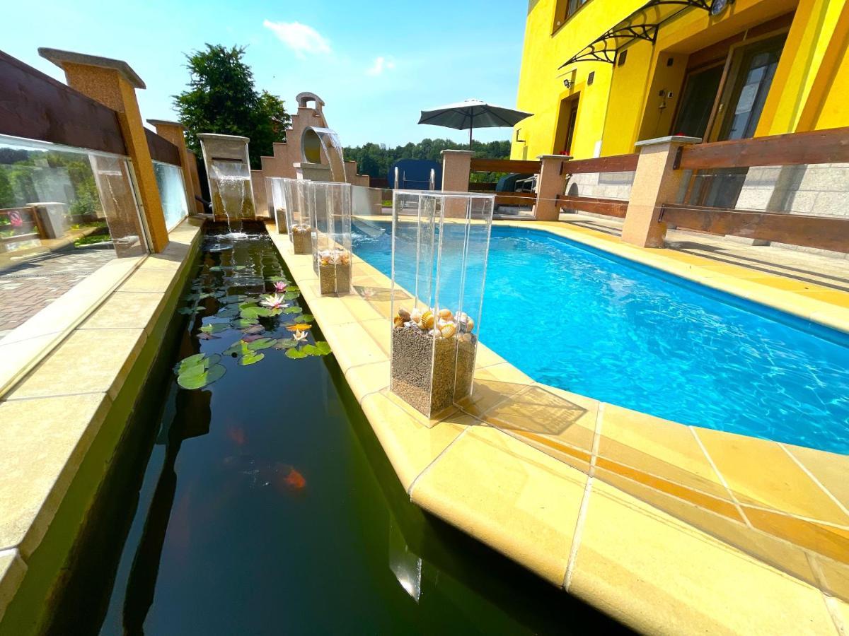 Maxovo Království Apartamento Rovensko pod Troskami Exterior foto
