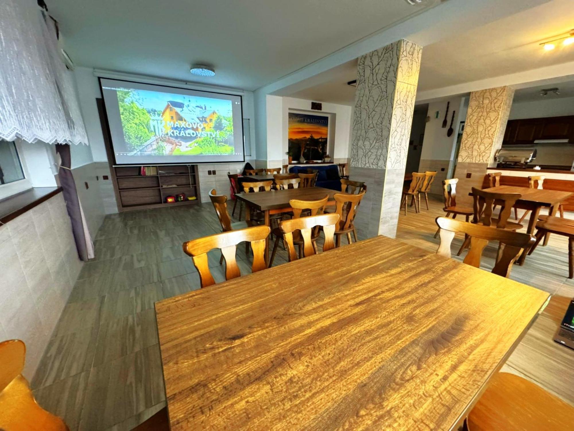 Maxovo Království Apartamento Rovensko pod Troskami Exterior foto